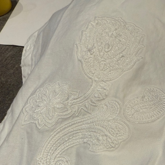 Lauren Ralph Lauren White Paisley Embroidered Button Shirt - Picture 10 of 11